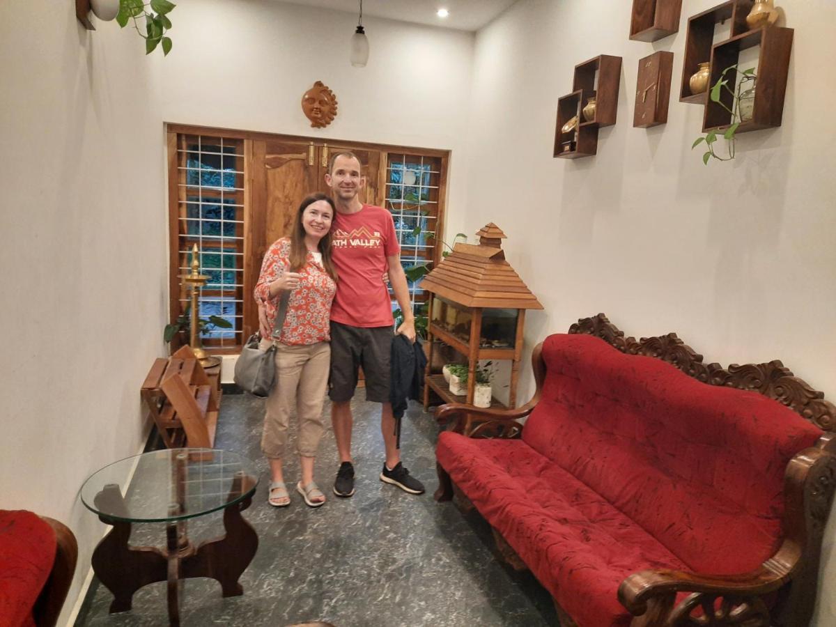 Sopanam Heritage Thekkady Luaran gambar