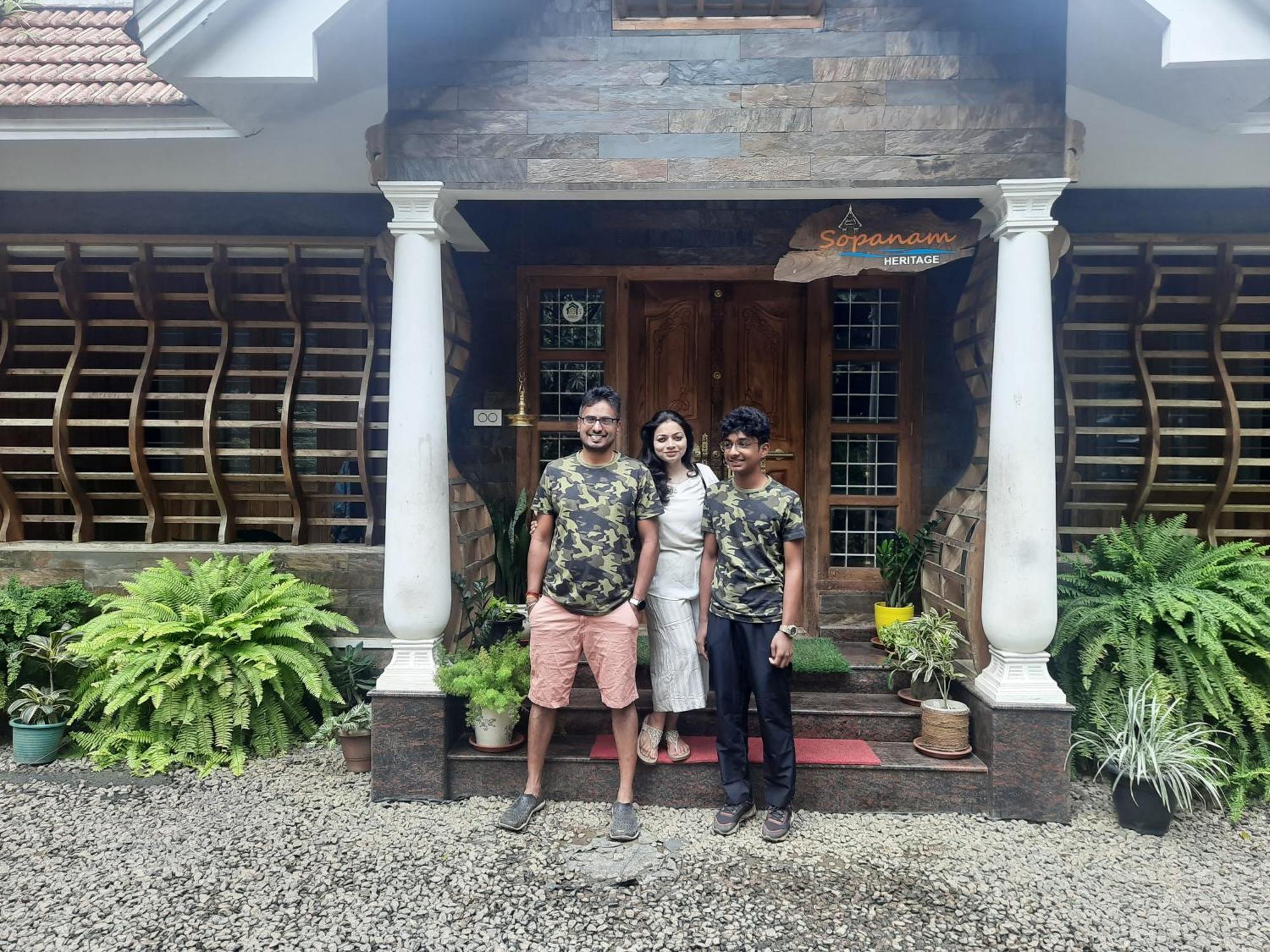 Sopanam Heritage Thekkady Luaran gambar